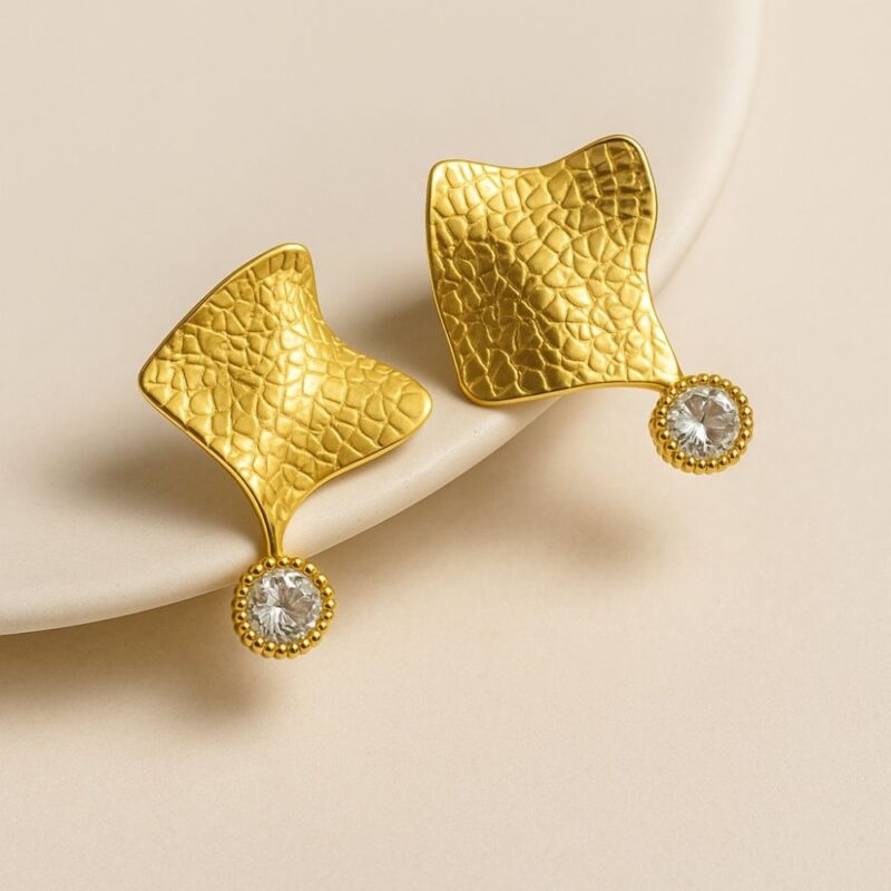 Zariah – Where Starlight Dances on Gold